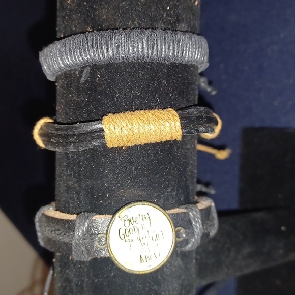 6 Pc. Leather Bracelet NWOT - Picture 2 of 3